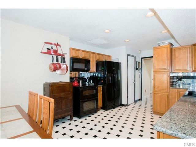 557A Queen Street, Bridgeport, CT 06606