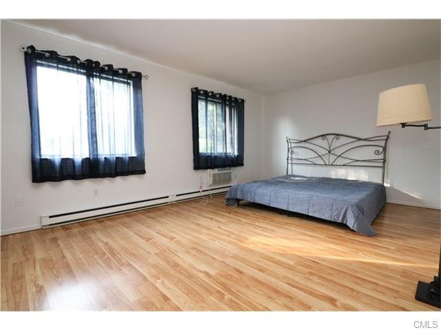 30 Riverview Drive, Bridgeport, CT 06606