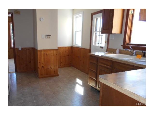 572 Garfield Avenue, Bridgeport, CT 06606