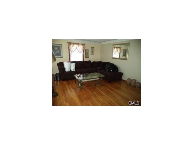 39 Valley Circle, Bridgeport, CT 06606