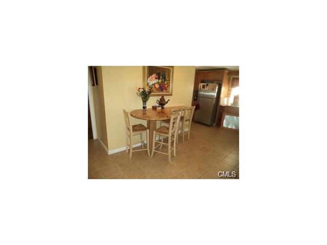 39 Valley Circle, Bridgeport, CT 06606
