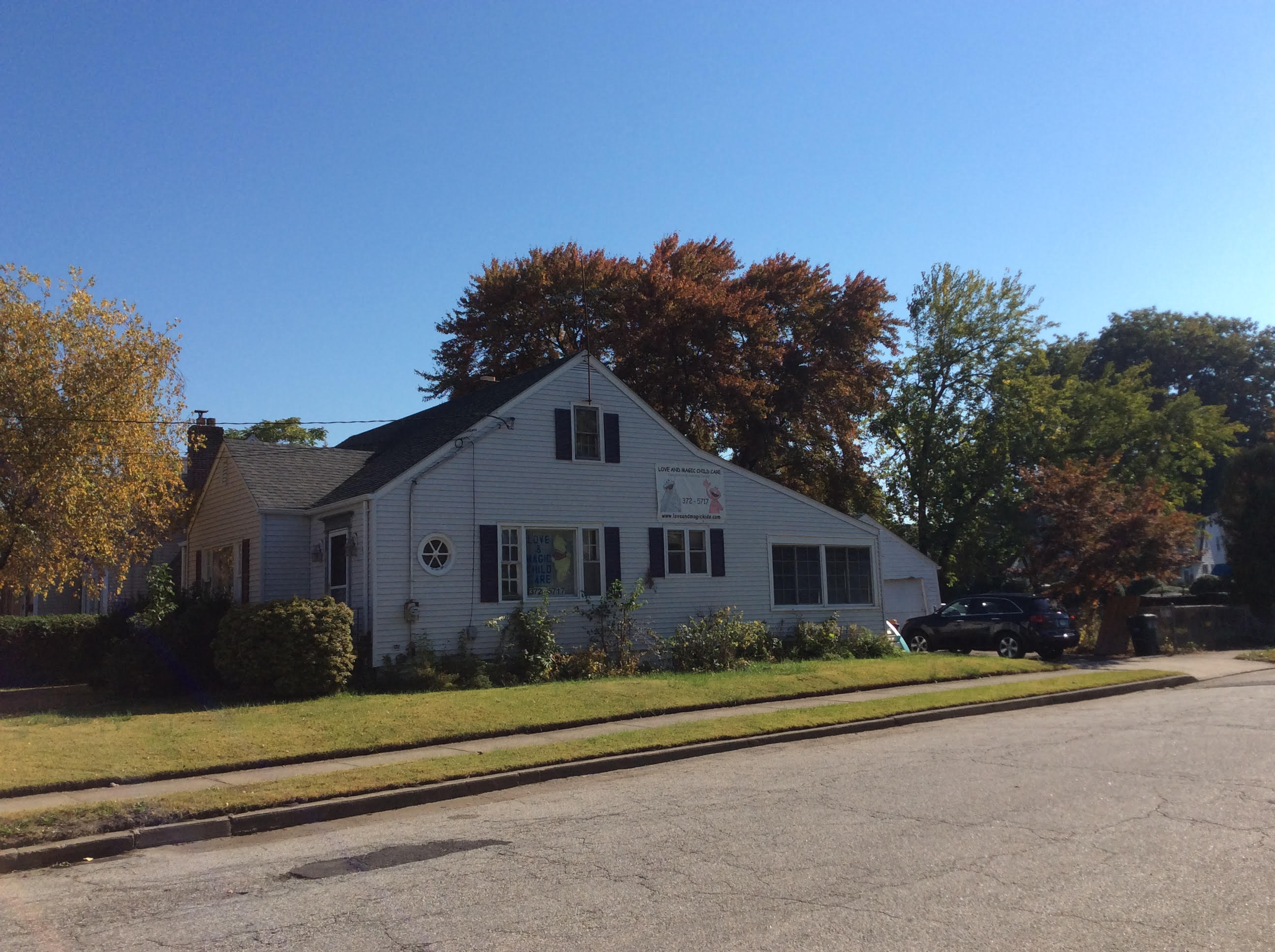 69 Goldenrod Ave, Bridgeport, CT 06606