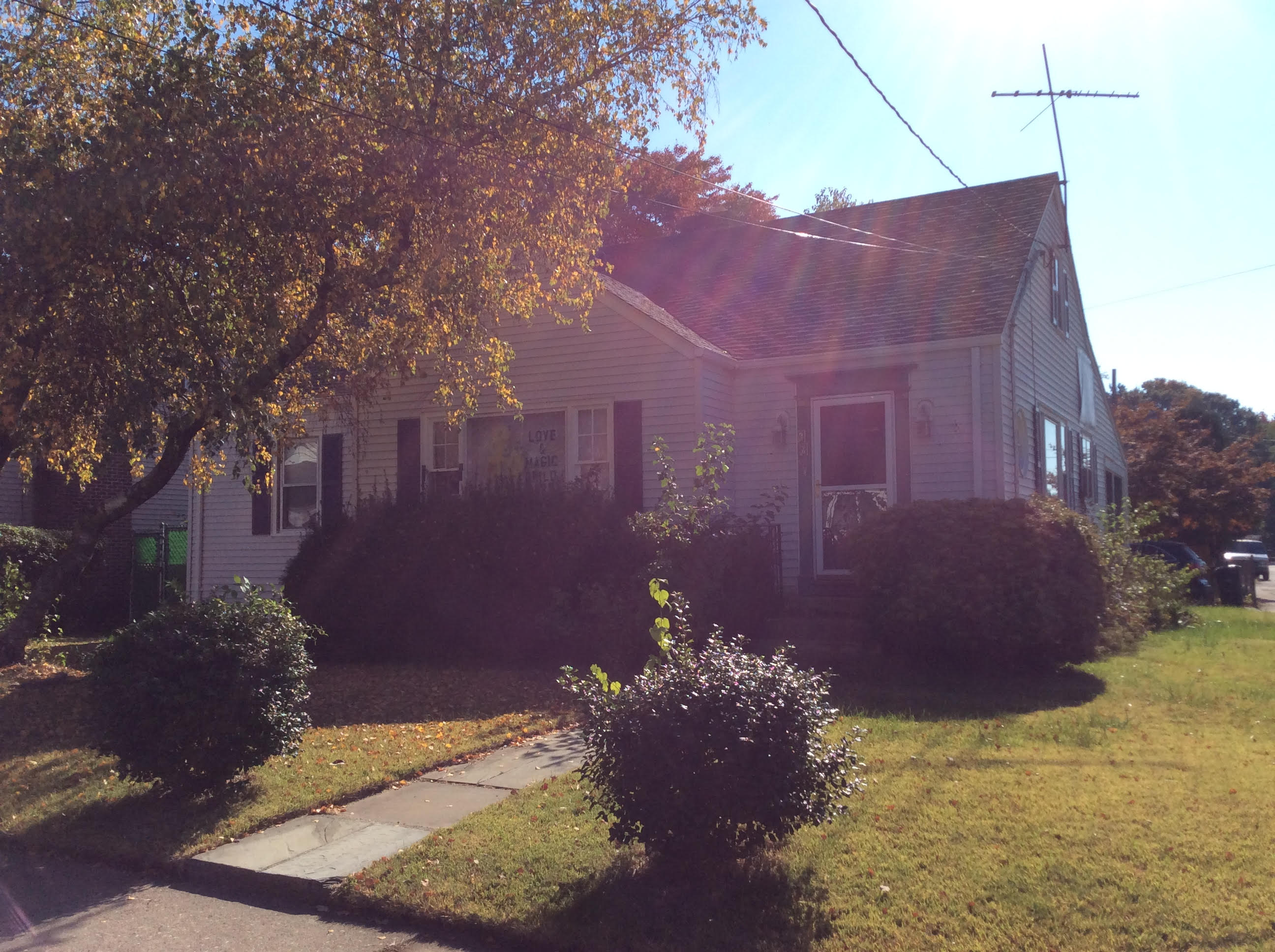 69 Goldenrod Ave, Bridgeport, CT 06606