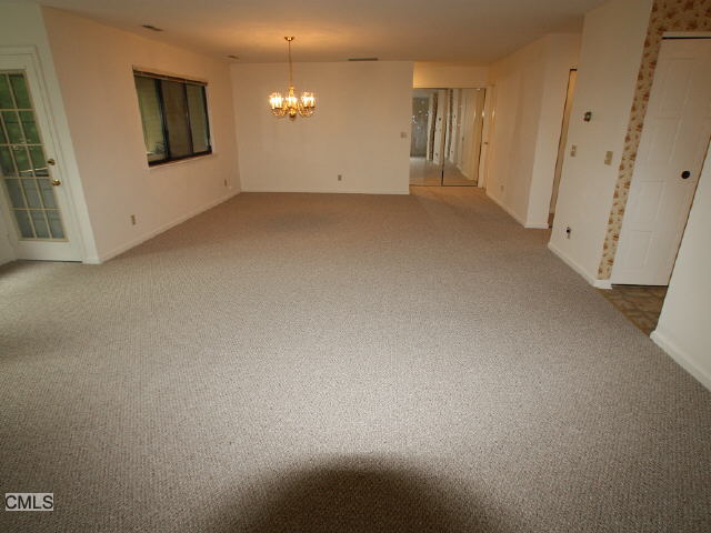 95 Lance Circle, Bridgeport, CT 06606