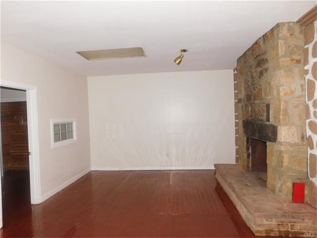 1867 Chopsey Hill Road, Bridgeport, CT 06606