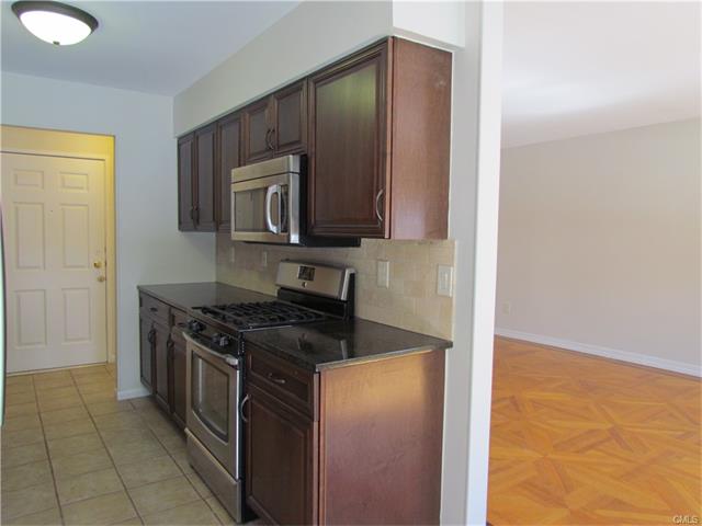 31 Teresa Place, Bridgeport, CT 06606