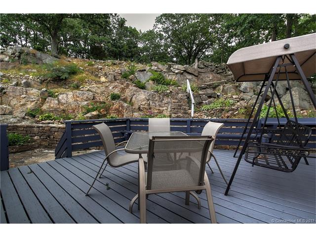 223 Red Oak Rd, Bridgeport, CT 06606