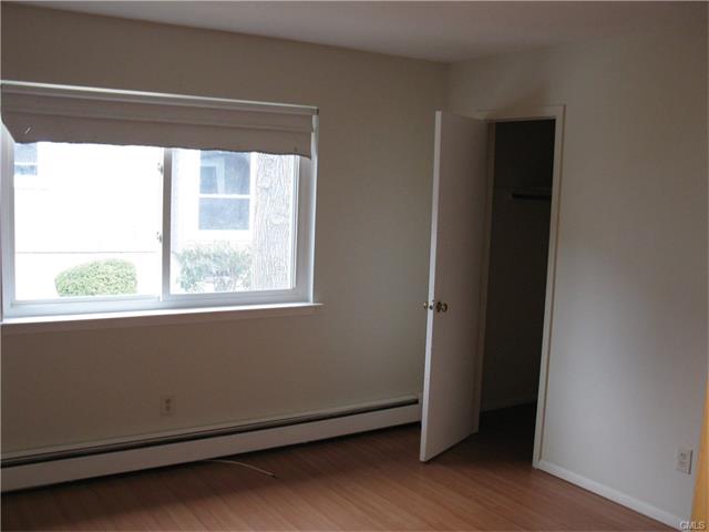 20 Ameridge Drive, Bridgeport, CT 06606