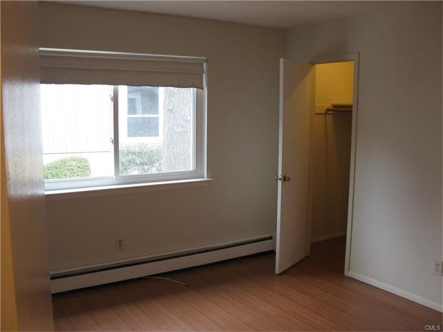 20 Ameridge Drive, Bridgeport, CT 06606