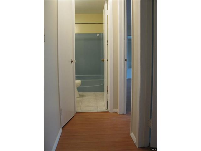 20 Ameridge Drive, Bridgeport, CT 06606