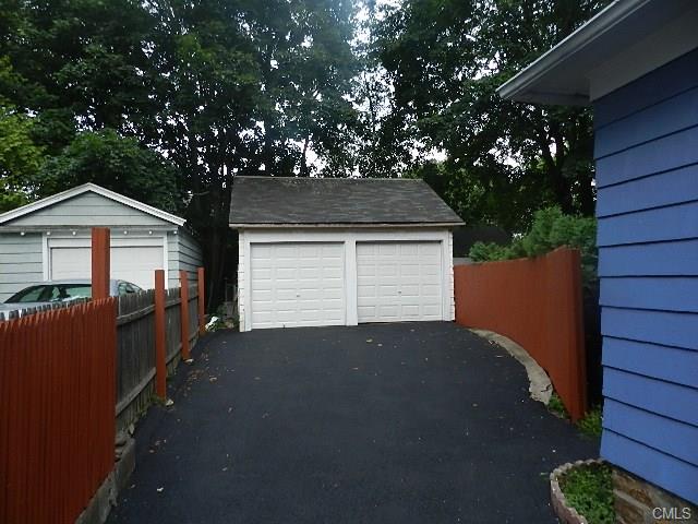 55 Stoehrs Place, Bridgeport, CT 06606