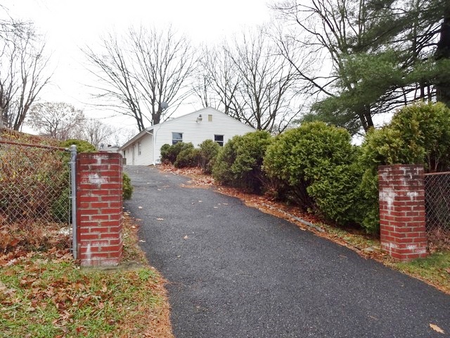 1174 Chopsey Hill RdBridgeport, CT, 06606Fairfield County