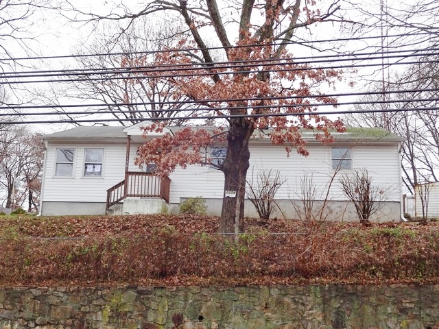 1174 Chopsey Hill RdBridgeport, CT, 06606Fairfield County