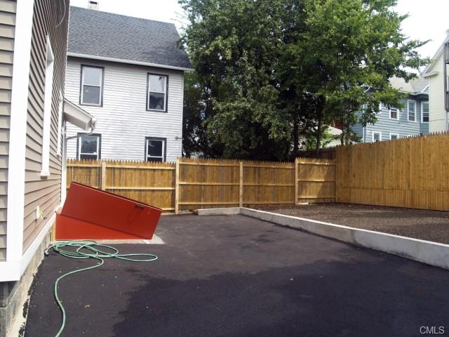 90 Huntington Road, Bridgeport, CT 06608