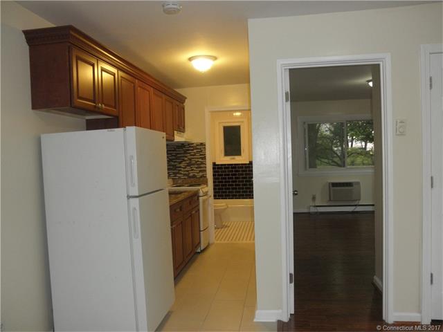76 Palisade Ave, Bridgeport, CT 06610