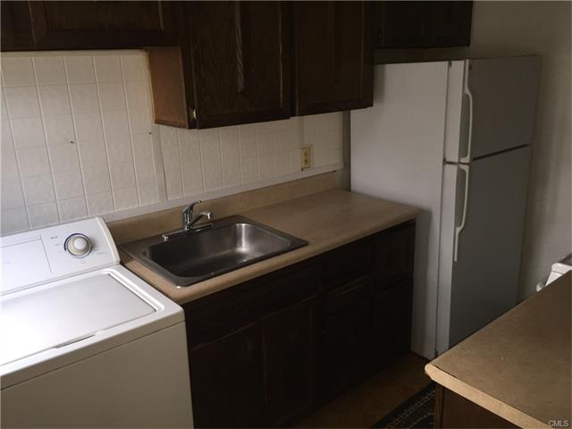 30 Mencel Circle, Bridgeport, CT 06610