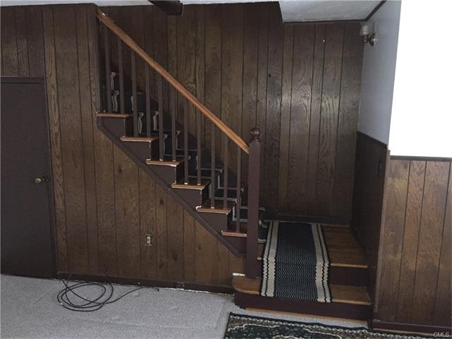30 Mencel Circle, Bridgeport, CT 06610