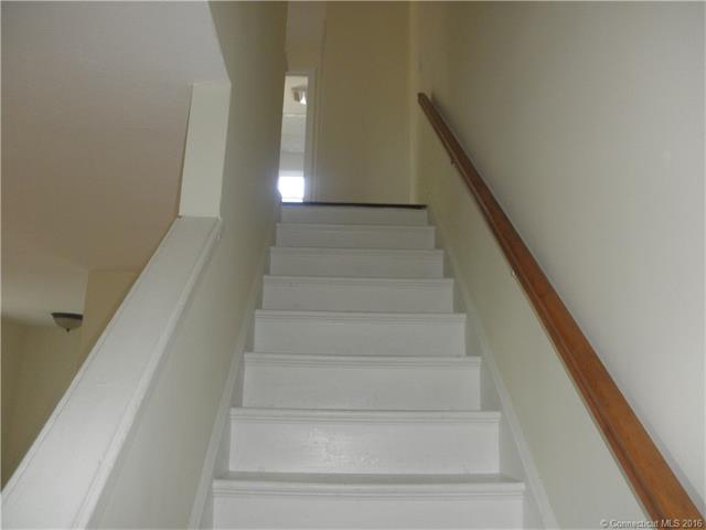 135 Priscilla St, Bridgeport, CT 06610