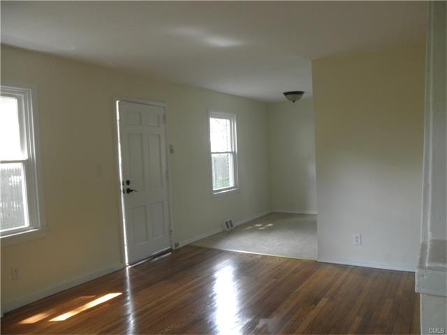 135 Priscilla Avenue, Bridgeport, CT 06610