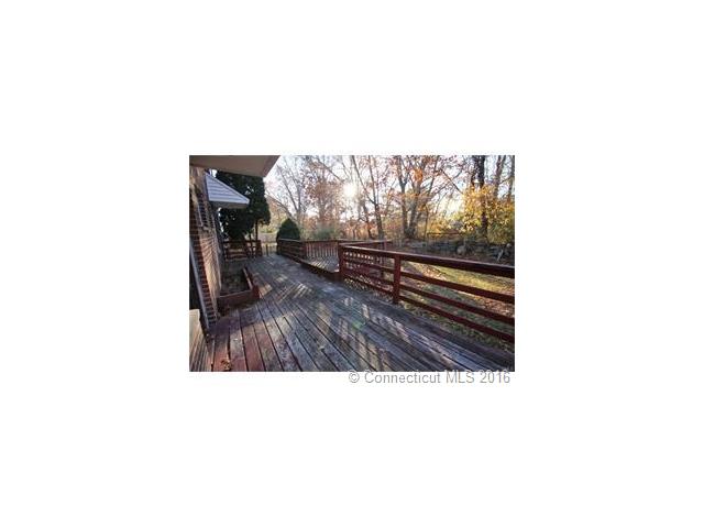 643 Pearl Harbor St, Bridgeport, CT 06610
