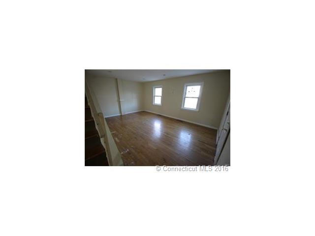 643 Pearl Harbor St, Bridgeport, CT 06610