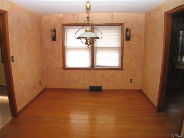 10 Saint Andrews Street, Bridgeport, CT 06610
