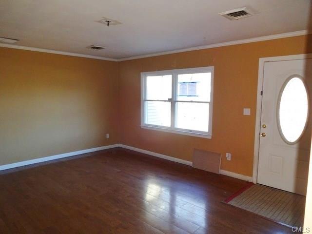 87 Toni Place, Bridgeport, CT 06610