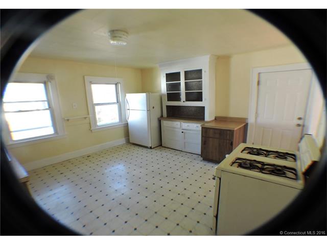 72 Remington St, Bridgeport, CT 06610