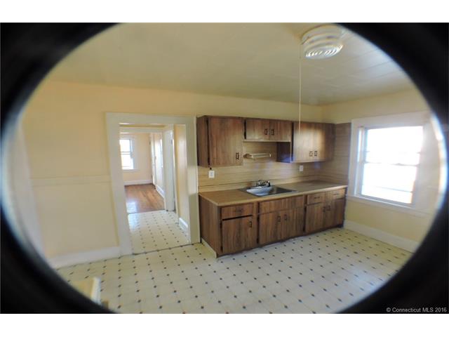 72 Remington St, Bridgeport, CT 06610