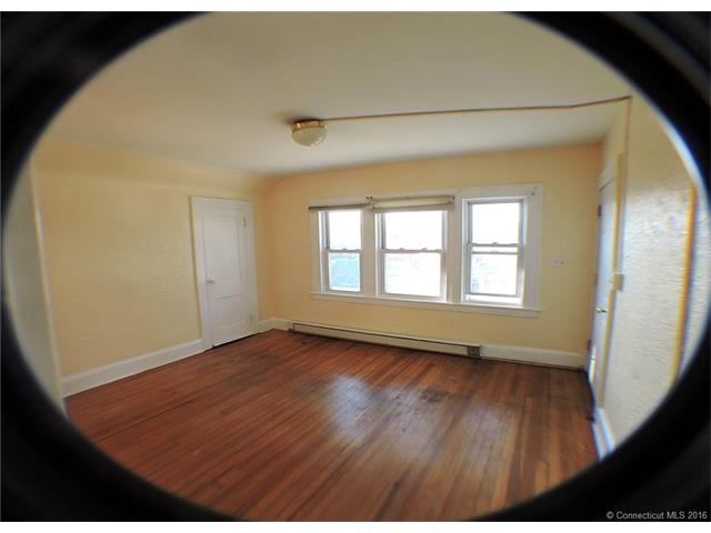 72 Remington St, Bridgeport, CT 06610