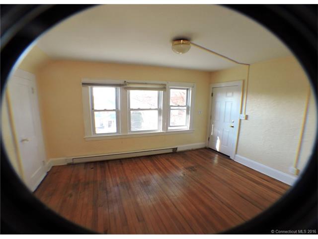 72 Remington St, Bridgeport, CT 06610