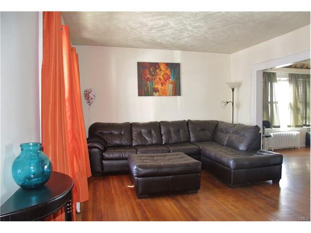 25 Palm Street, Bridgeport, CT 06610