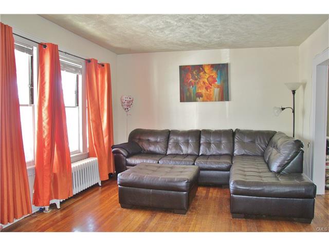 25 Palm Street, Bridgeport, CT 06610