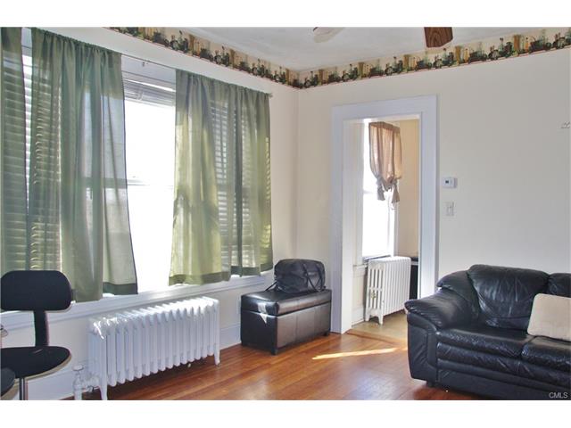 25 Palm Street, Bridgeport, CT 06610