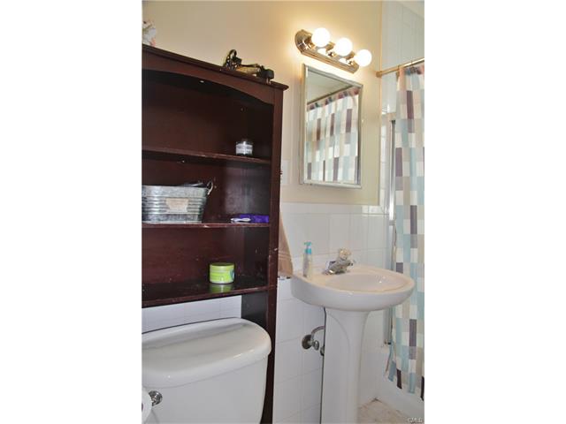 25 Palm Street, Bridgeport, CT 06610