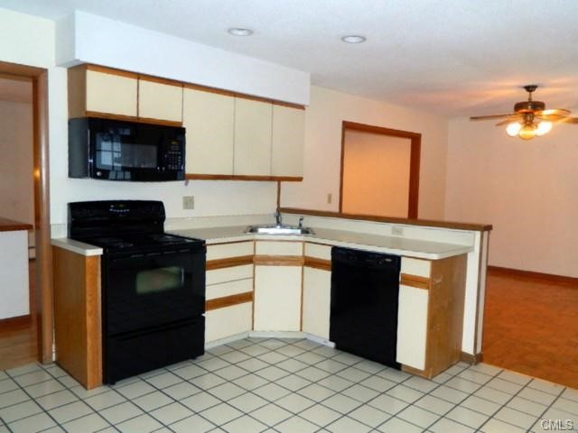 22 Hedgehog Road, Trumbull, CT 06611