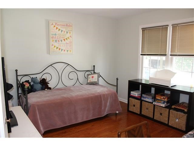 10 Pinehurst Street, Trumbull, CT 06611