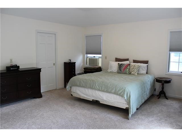 10 Pinehurst Street, Trumbull, CT 06611