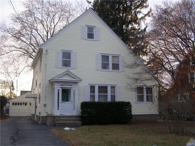 35 Oakwood Street, Stratford, CT 06614