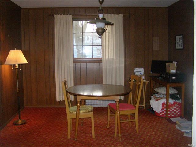 35 Oakwood Street, Stratford, CT 06614