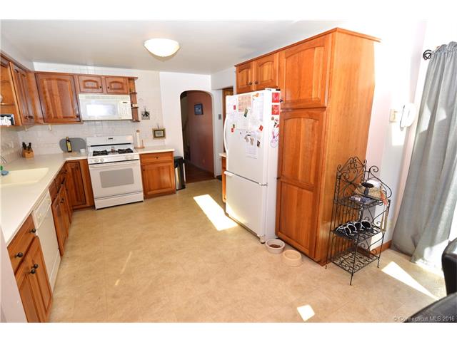 185 Kenwood Ave, Stratford, CT 06614