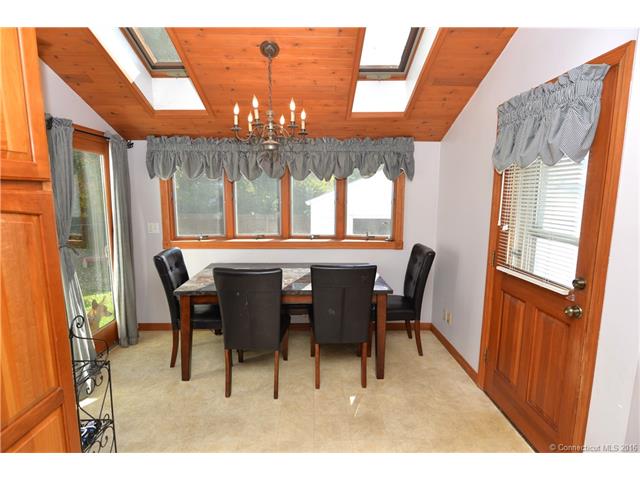 185 Kenwood Ave, Stratford, CT 06614