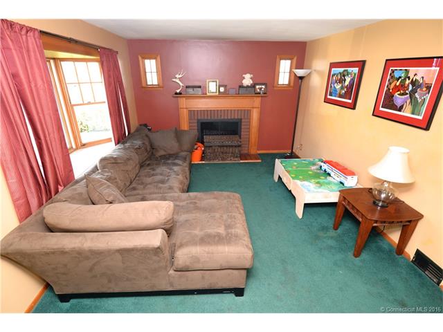 185 Kenwood Ave, Stratford, CT 06614