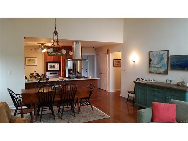 572 North Trail, Stratford, CT 06614