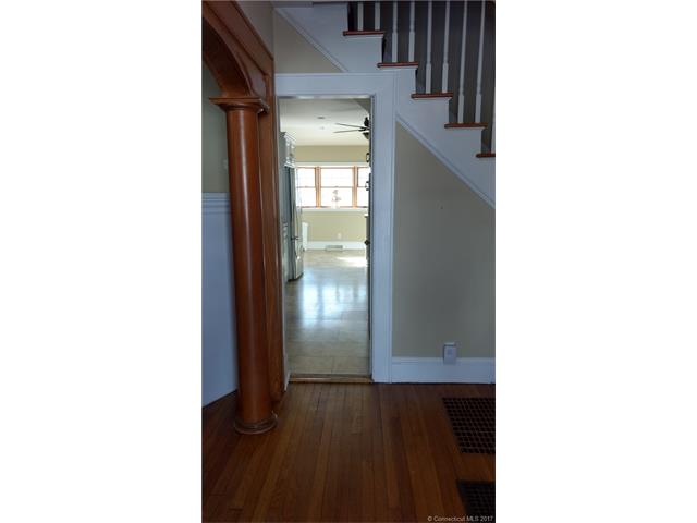 383Woodstock Ave, Stratford, CT 06614
