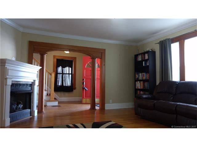 383Woodstock Ave, Stratford, CT 06614