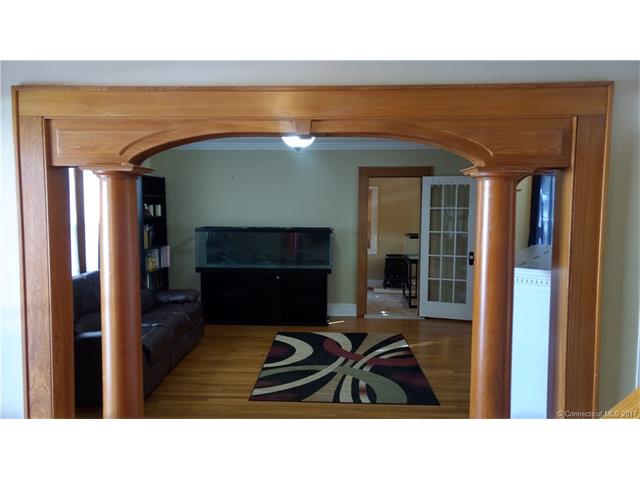 383Woodstock Ave, Stratford, CT 06614
