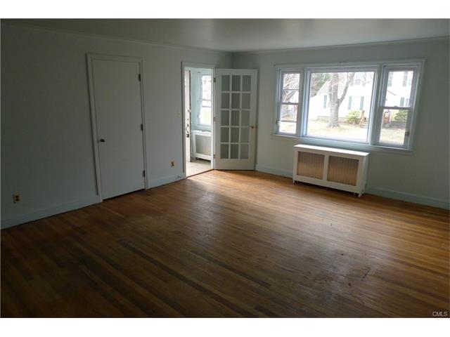 255 London Terrace, Stratford, CT 06614