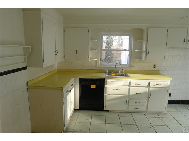255 London Terrace, Stratford, CT 06614