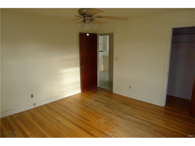 255 London Terrace, Stratford, CT 06614